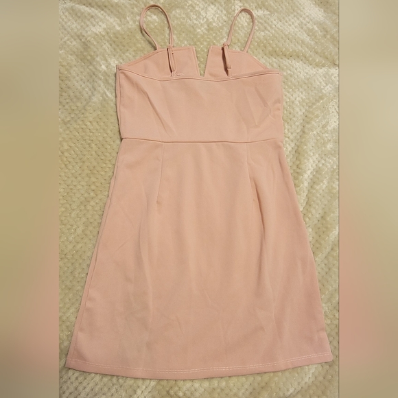 Dress - Picture 3 of 4